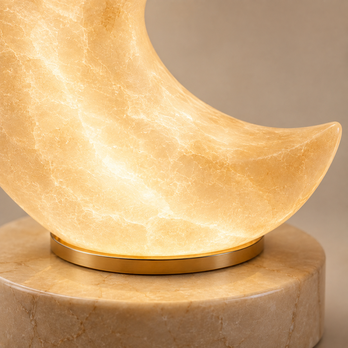 Greendailyes® Textured Crescent Moon Decorative Table Lamp – Warm Ambient Light